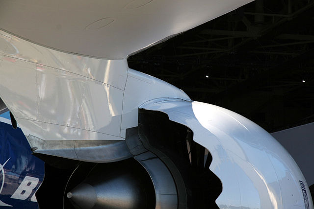 Image:Boeing 787 engine chevrons.jpg