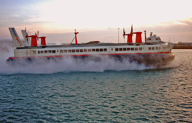 Image:SRN4 Hovercraft Mountbatten Class.jpg