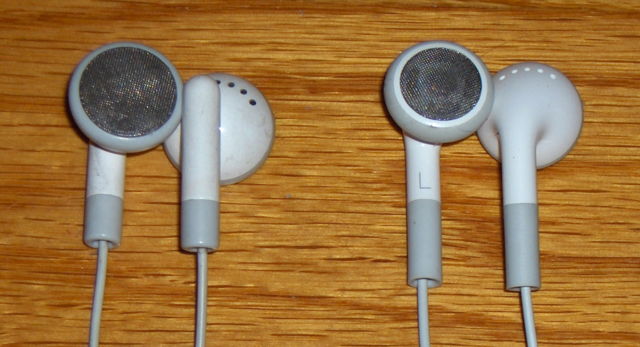 Image:IPod Earbuds.JPG