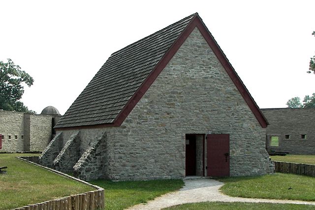 Image:Fort de Chartres powder magazine 1-02Aug07.jpg