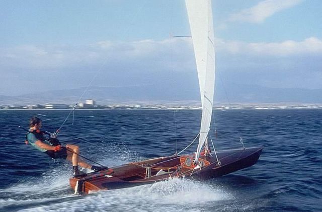 Image:Contender sailing dinghy.jpg