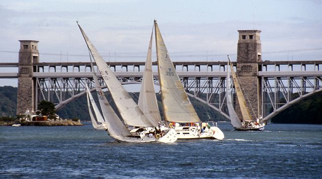 Image:Tacking near Britannia Bridge.jpg