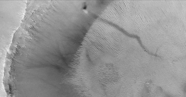 Image:Dust.devil.mars.arp.750pix.jpg