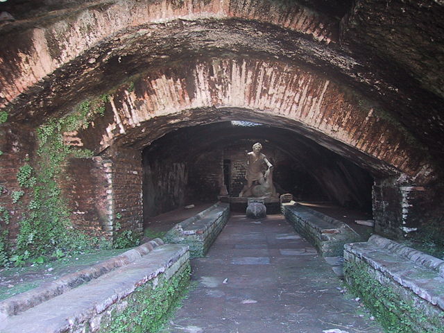 Image:Ostia Antica Mithraeum.jpg