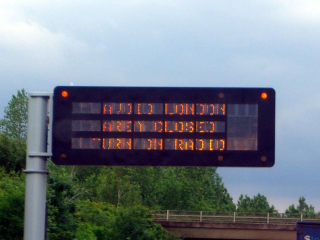 Image:Avoid London (2005-07-07).jpg