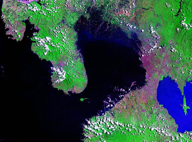 Image:Manila Bay Landsat 2000.jpg