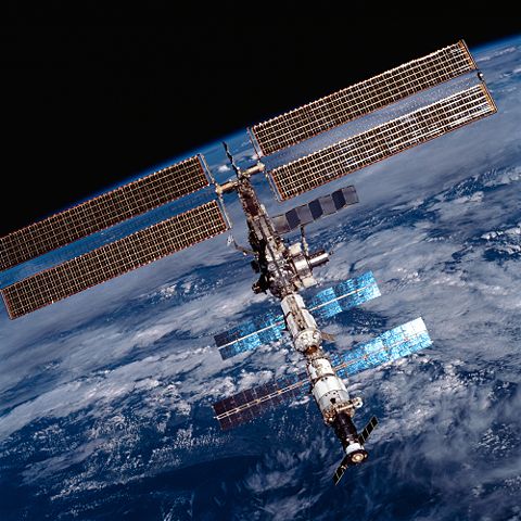 Image:ISS on 20 August 2001.jpg