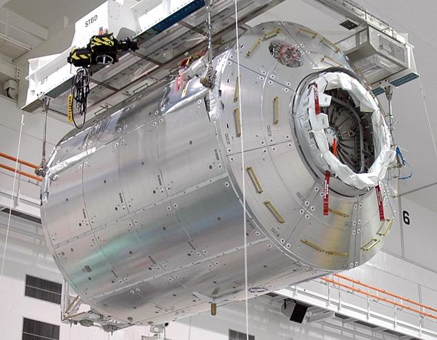 Image:Columbus module delivered to KSC.jpg
