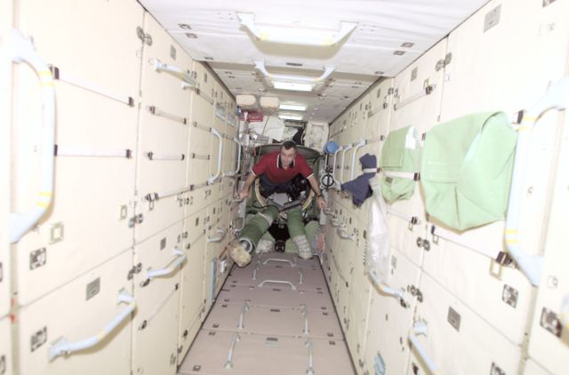 Image:Interior of Zarya ISS mudule.jpg