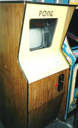 The original Atari upright cabinet. As can be seen in the picture, the monitor was an ordinary black-and-white television set.