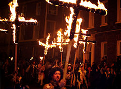 Lewes Bonfire Night procession commemorating 17 Protestant martyrs burnt at the stake from 1555 to 1557.