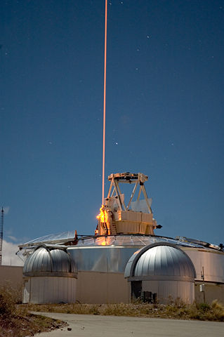 Image:Starfield Optical Range - sodium laser.jpg