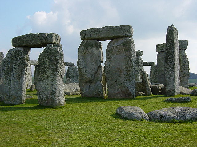 Image:Stonehenge Closeup.jpg