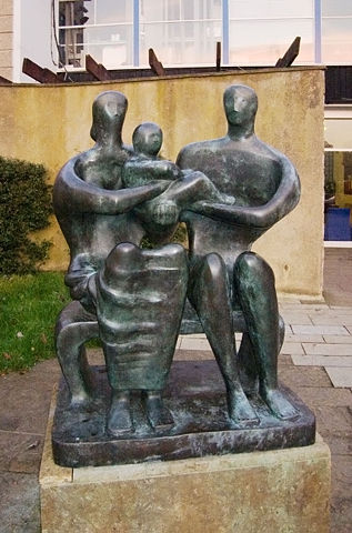 Image:Henry Moore, Family Group (1950).jpg