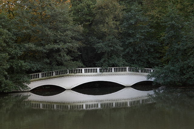 Image:Kenwood House false bridge October.jpeg