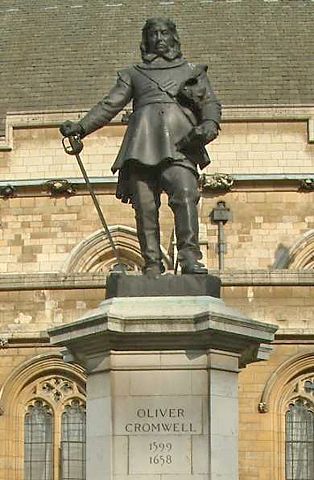 Image:Oliver Cromwell - Statue - Palace of Westminster - London - 240404.jpg