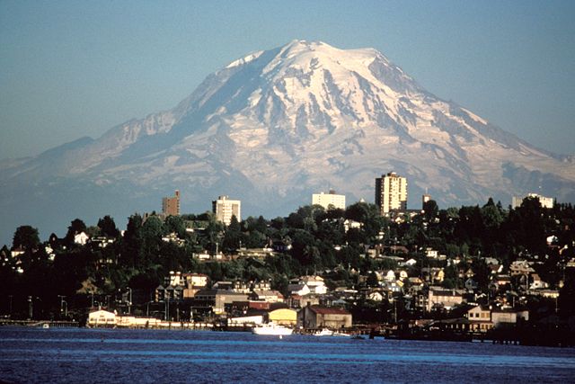 Image:Mount Rainier over Tacoma.jpg