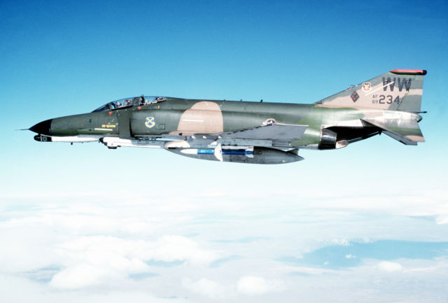 Image:F-4 Phantom in flight Apr 1982.jpg