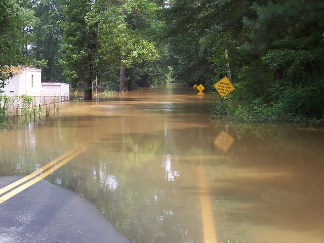 Image:SweetwaterCreekFlood2005.jpg