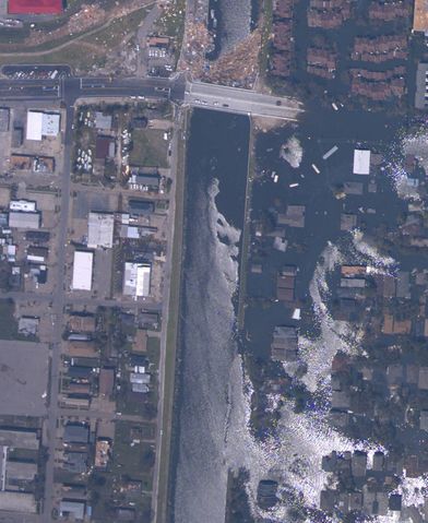 Image:NOAA Katrina NOLA 17th Street breach Aug 31 2005.jpg