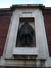 Statue of Shackleton by Charles Sargeant Jagger outside the society headquarters