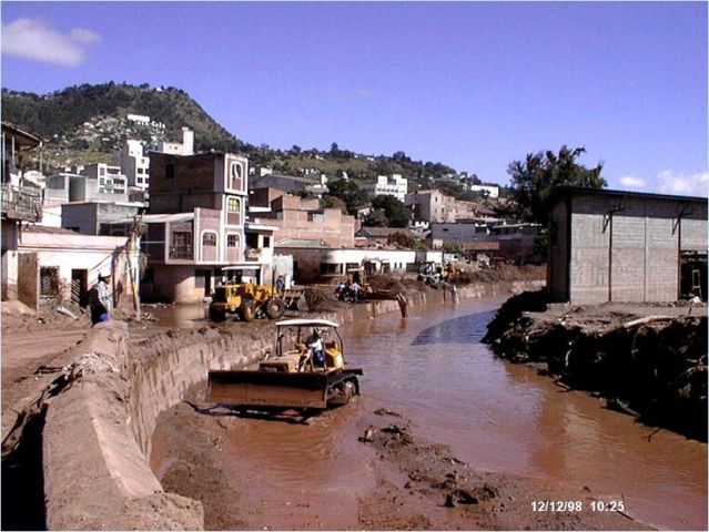 Image:Mitch-Tegucigalpa Cleanup.JPG