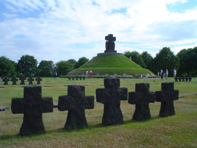 Image:German military cemetary normandy 1.JPG