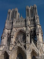 Notre-Dame de Reims, traditional site of French coronations. The structure had additional spires prior to a 1481 fire.
