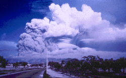 The eruption cloud shortly before the climactic eruption