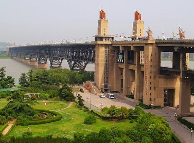 Image:Nanjing yangtze bridge.jpg
