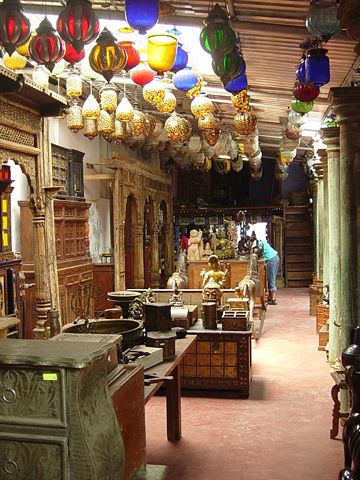 Image:Antique shop jew town kochi.jpg