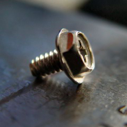 Image:Cross slot screw.jpg