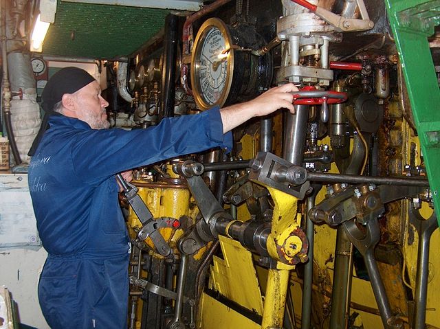 Image:SS Ukkopekka steam engine.jpg