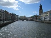 Many buildings in the old part of the city were built along canals