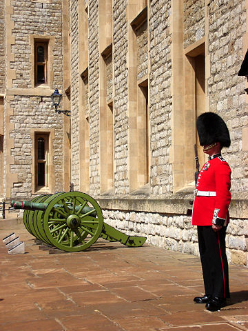 Image:Jewel House guard.JPG