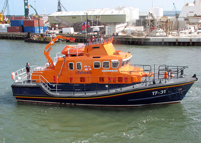 Image:Lifeboat.17-31.underway.arp.jpg
