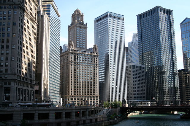 Image:BuildingsLiningChicagoRiver.jpg