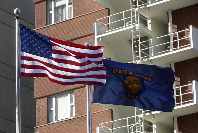 Image:Flags-of-usa-and-oregon.jpg