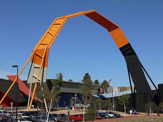 Image:NatMusAus Main Entrance Strip.jpg