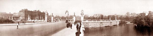 Image:Buckingham palace 1909.jpg