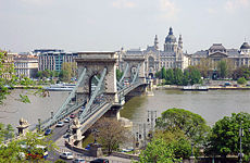 Széchenyi Chain Bridge, Danube, Gresham Palace, Saint Stephen's Basilica