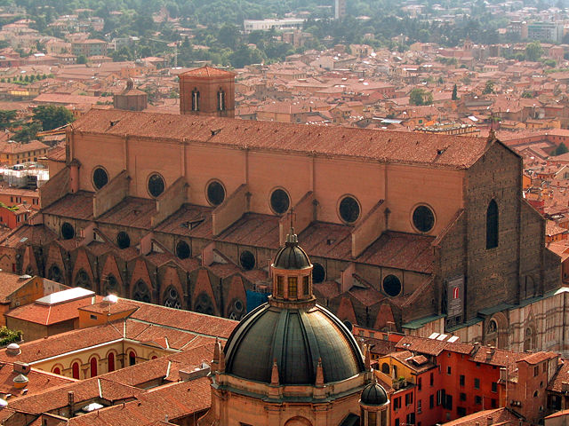 Image:Bologna italy duomo from Asinelli.JPG