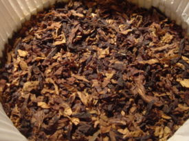 Shredded tobacco leaf for pipe smoking