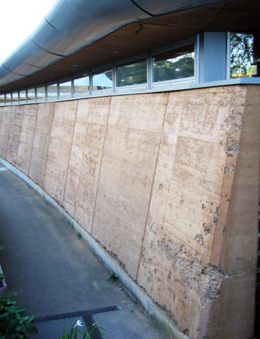 Image:Rammed earth wall - Eden Project.jpg