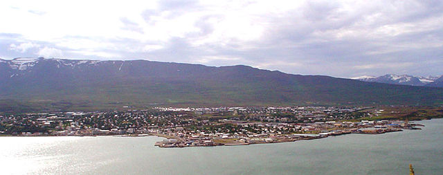 Image:Akureyri séð frá Vaðlaheiði.jpeg