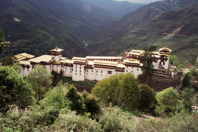 Image:TrongsaDzong.jpg