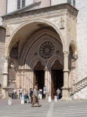 Side entrance to the lower basilica