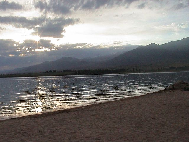 Image:Issyk Kul at sundown.jpg