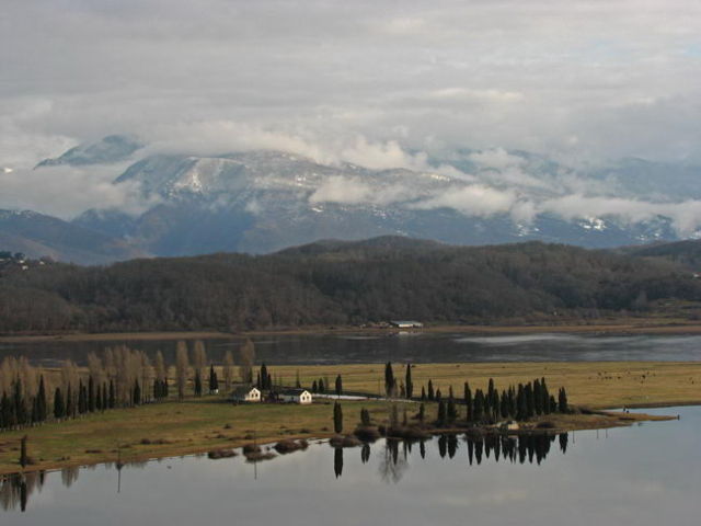 Image:Ridge view from pitsunda cape.jpg