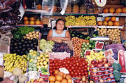 Salvadoran woman at a food stall
